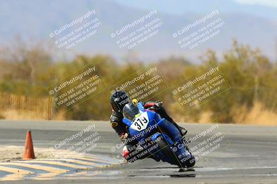 media/Apr-17-2022-CVMA (Sun) [[f474cfa795]]/Race 14 500 Supersport-350 Supersport (Holeshot)/